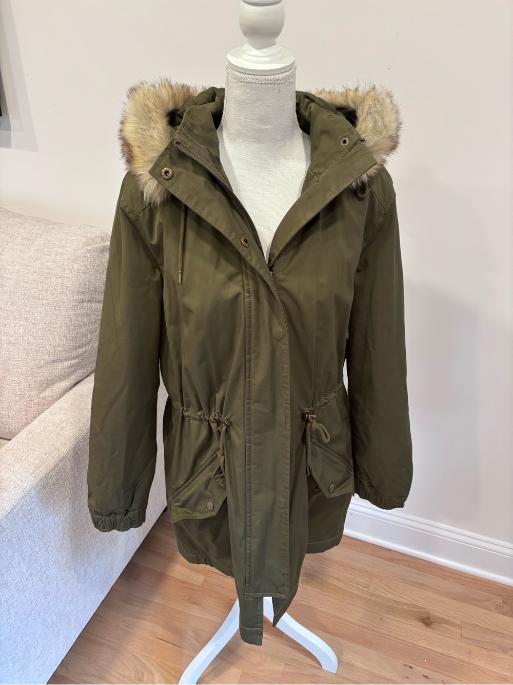 Banana Republic Women's Faux-Fur Hooded Parka Jacket in olive green size medium